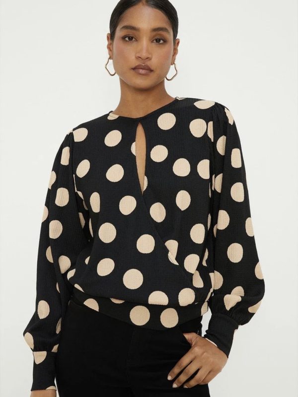 Spot key hole wrap long sleeve top